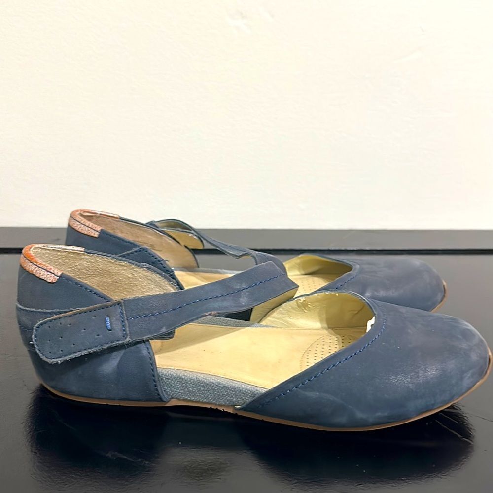OTBT Navy Blue Nubuck Leather Maryjane Shoes Sz 8 Fits like 8.5-9
